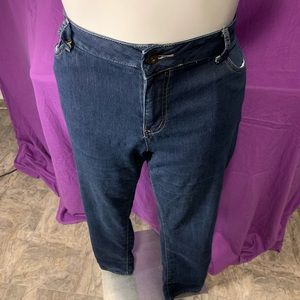 💵Roz & Ali 18 avg straight leg jeans.